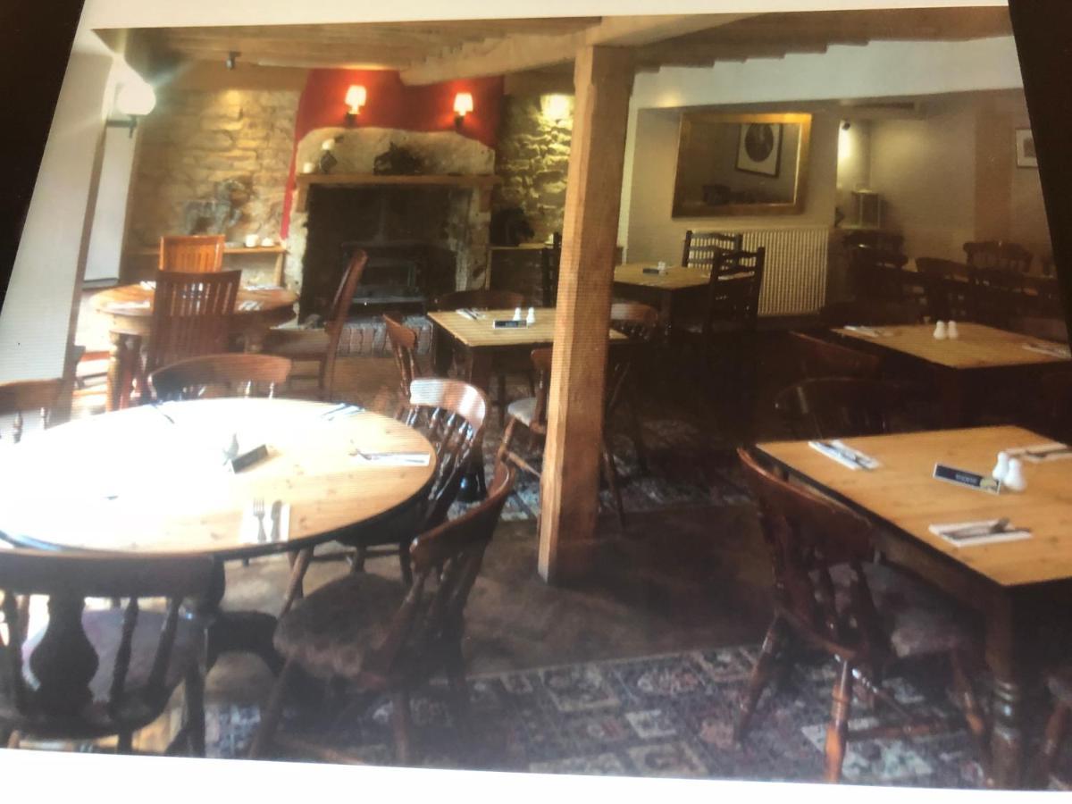 Horse & Hound Inn Broadway  Exterior foto